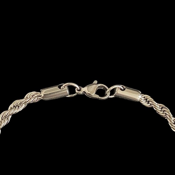 ROPE STAINLESS STEEL 5MM BRACELET- SILVER - 7.5 INCHES IN LENGTH - Picture 4 of 4